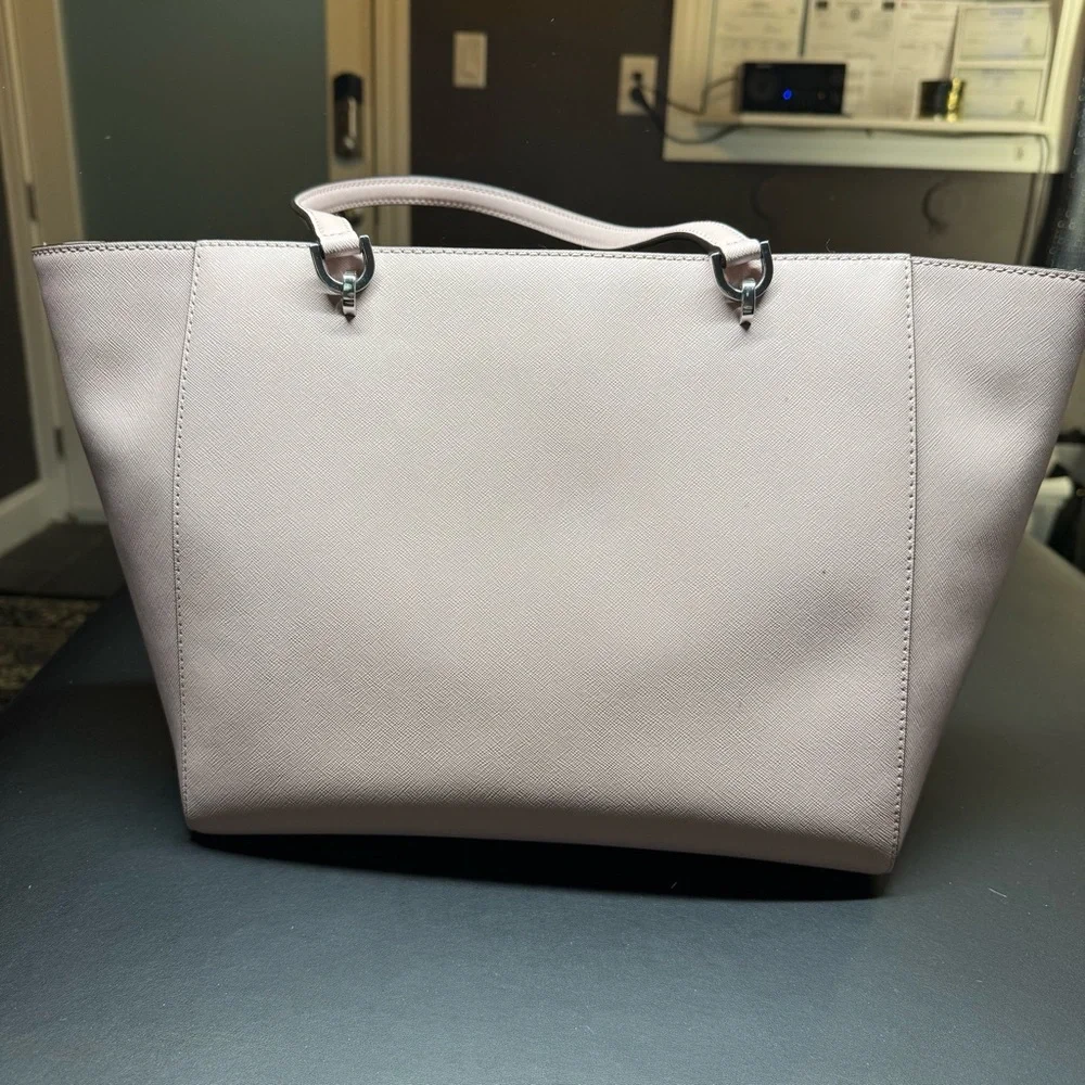 Michael Kors Soft Pink Tote Bag - Picture 8 of 12